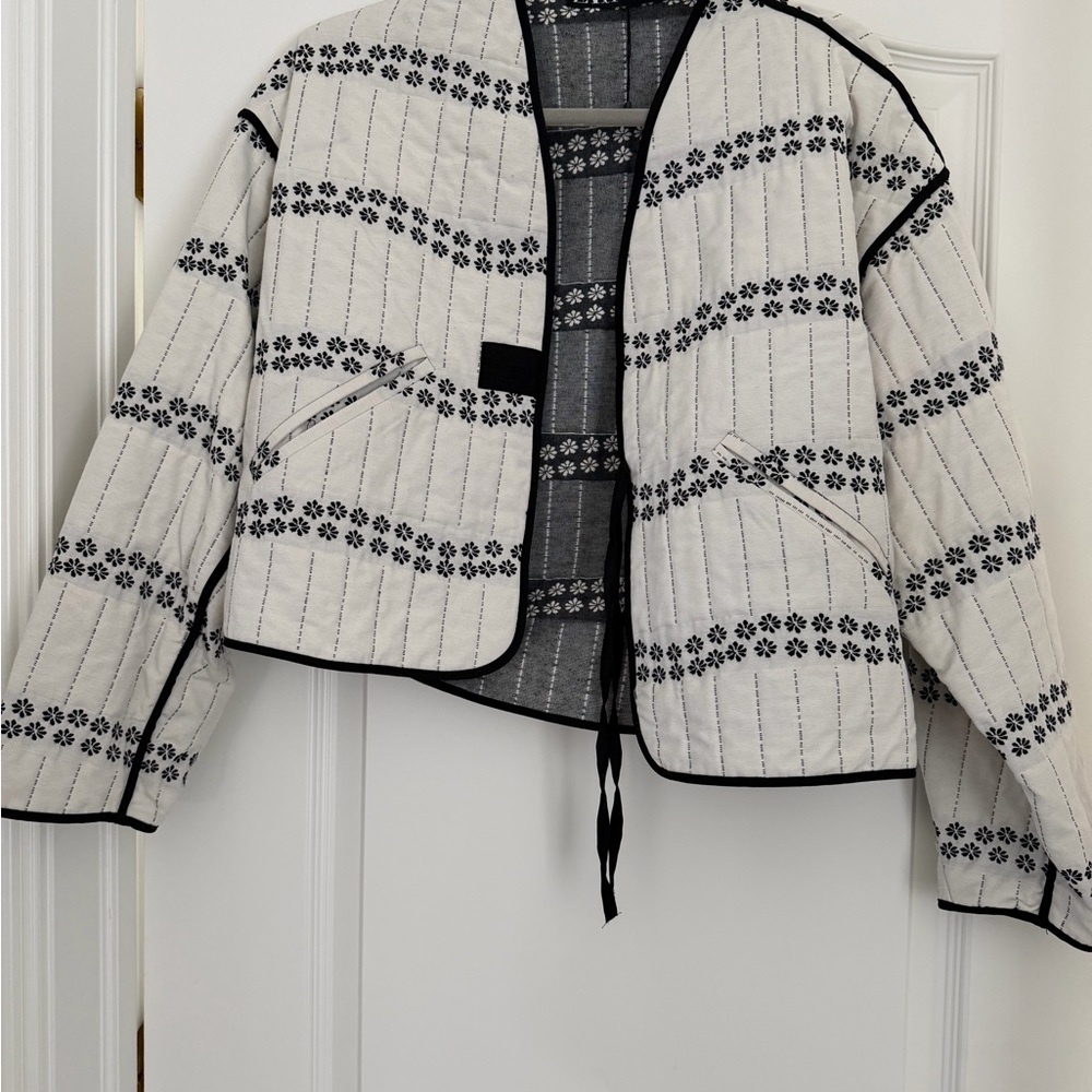 Zara Black and Cream Patterned Puffer Jacket